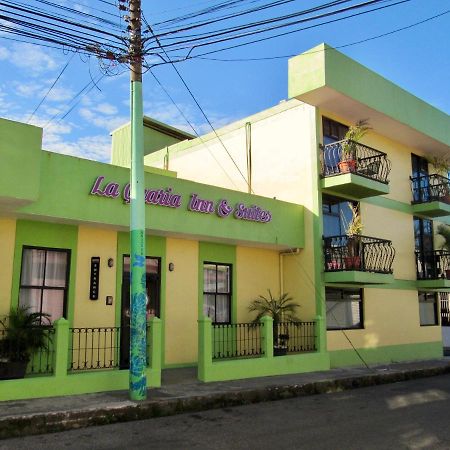 Hotel La Guaria Inn & Suites アラフエラ エクステリア 写真