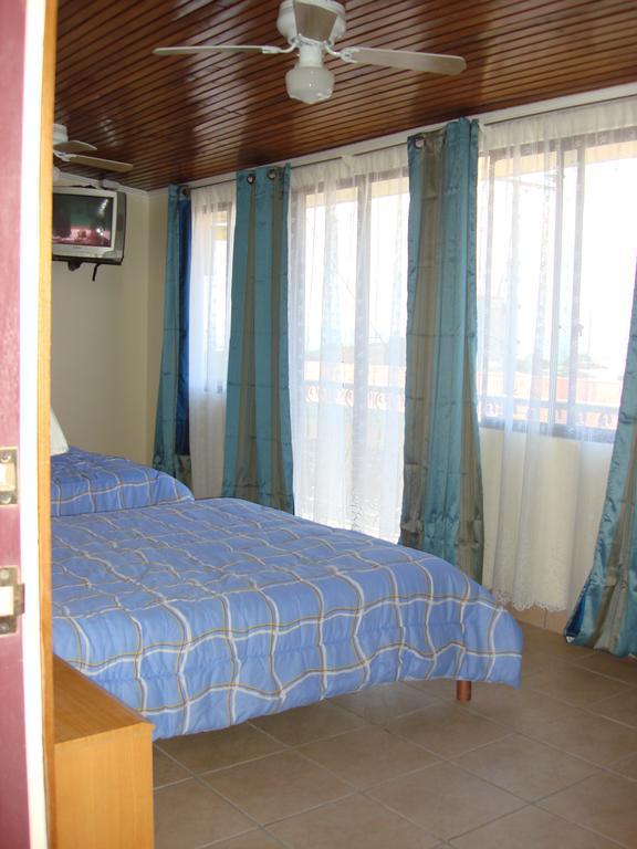 Hotel La Guaria Inn & Suites アラフエラ エクステリア 写真
