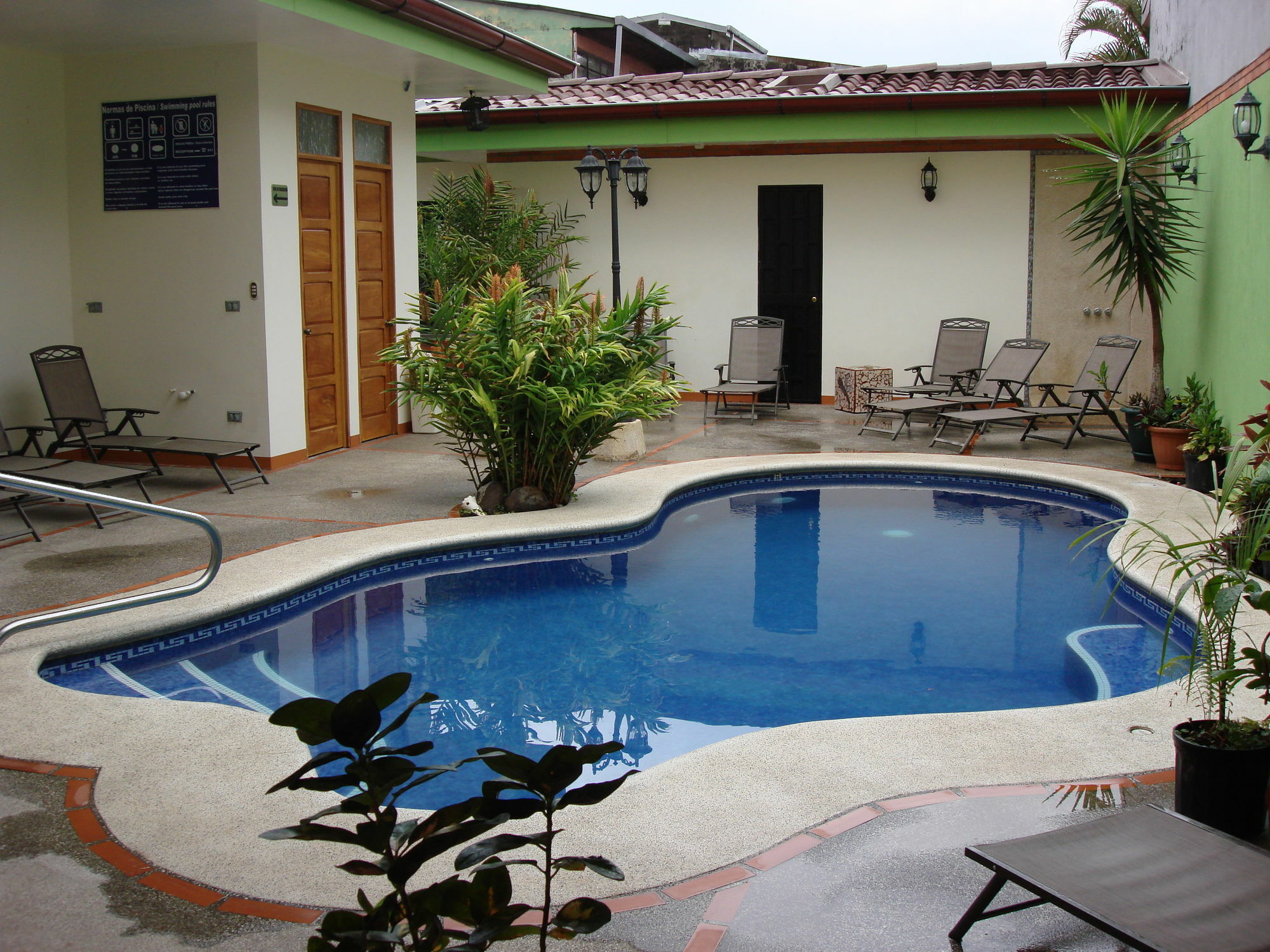 Hotel La Guaria Inn & Suites アラフエラ エクステリア 写真