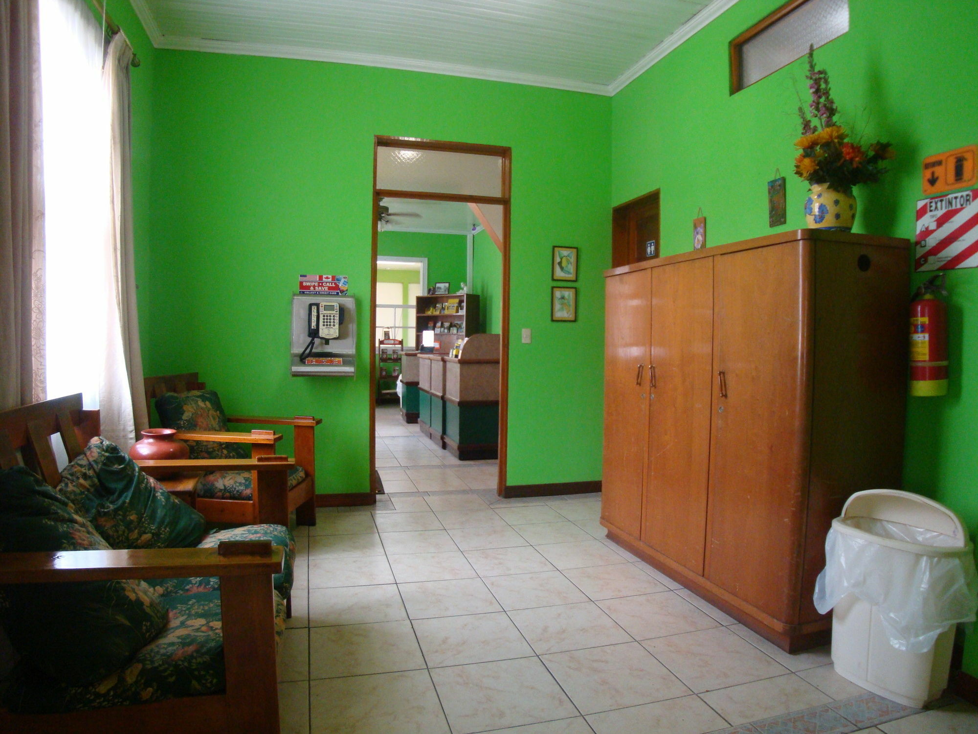 Hotel La Guaria Inn & Suites アラフエラ エクステリア 写真