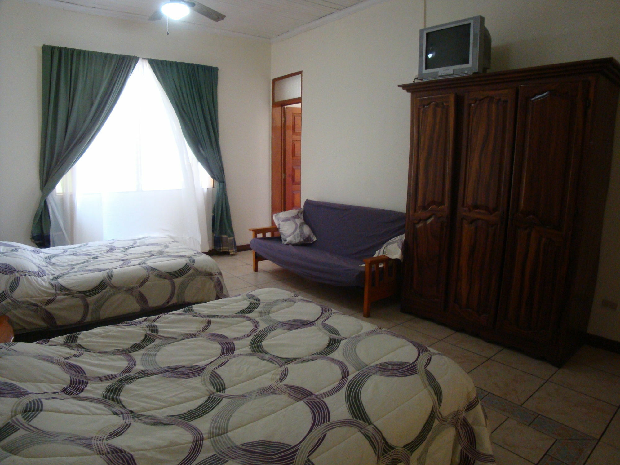 Hotel La Guaria Inn & Suites アラフエラ エクステリア 写真