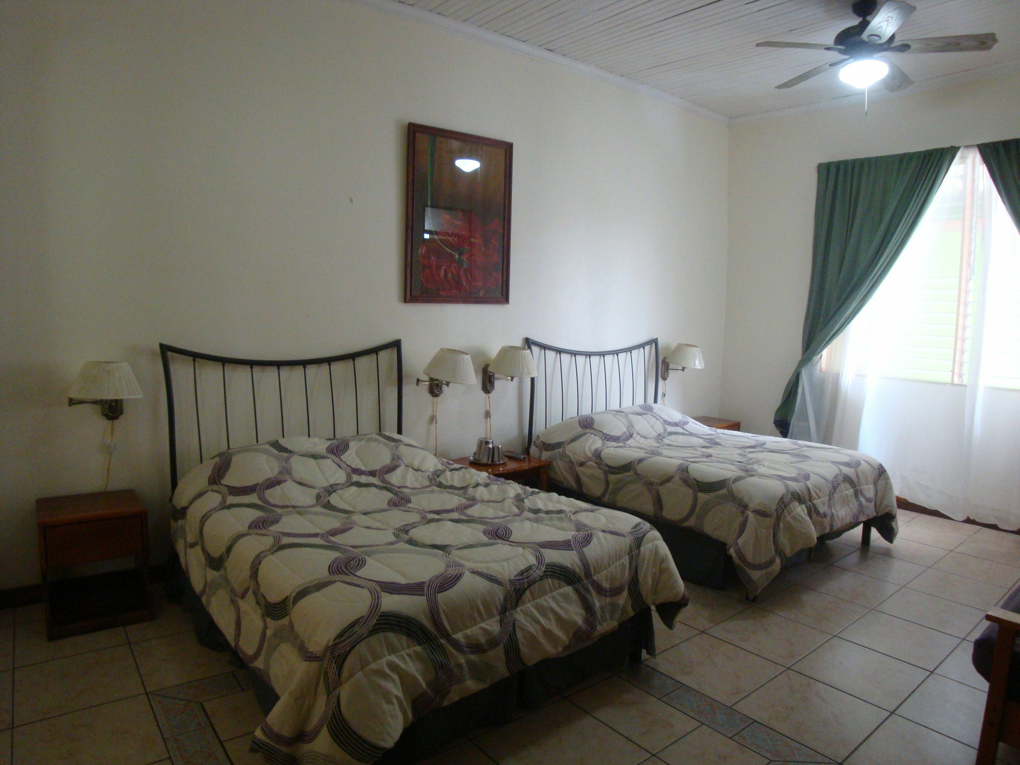 Hotel La Guaria Inn & Suites アラフエラ エクステリア 写真