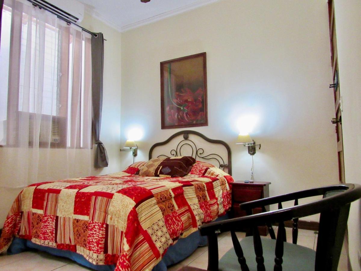 Hotel La Guaria Inn & Suites アラフエラ エクステリア 写真