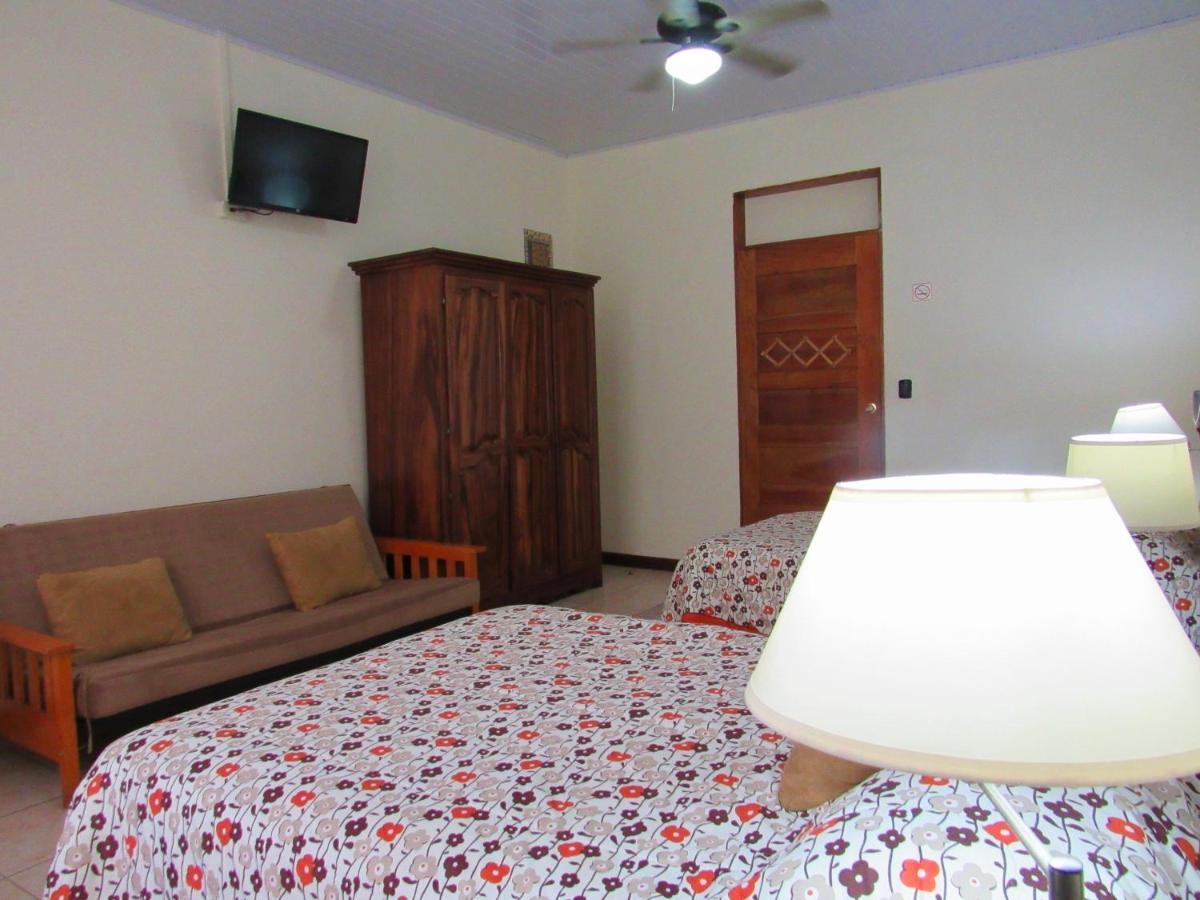 Hotel La Guaria Inn & Suites アラフエラ エクステリア 写真
