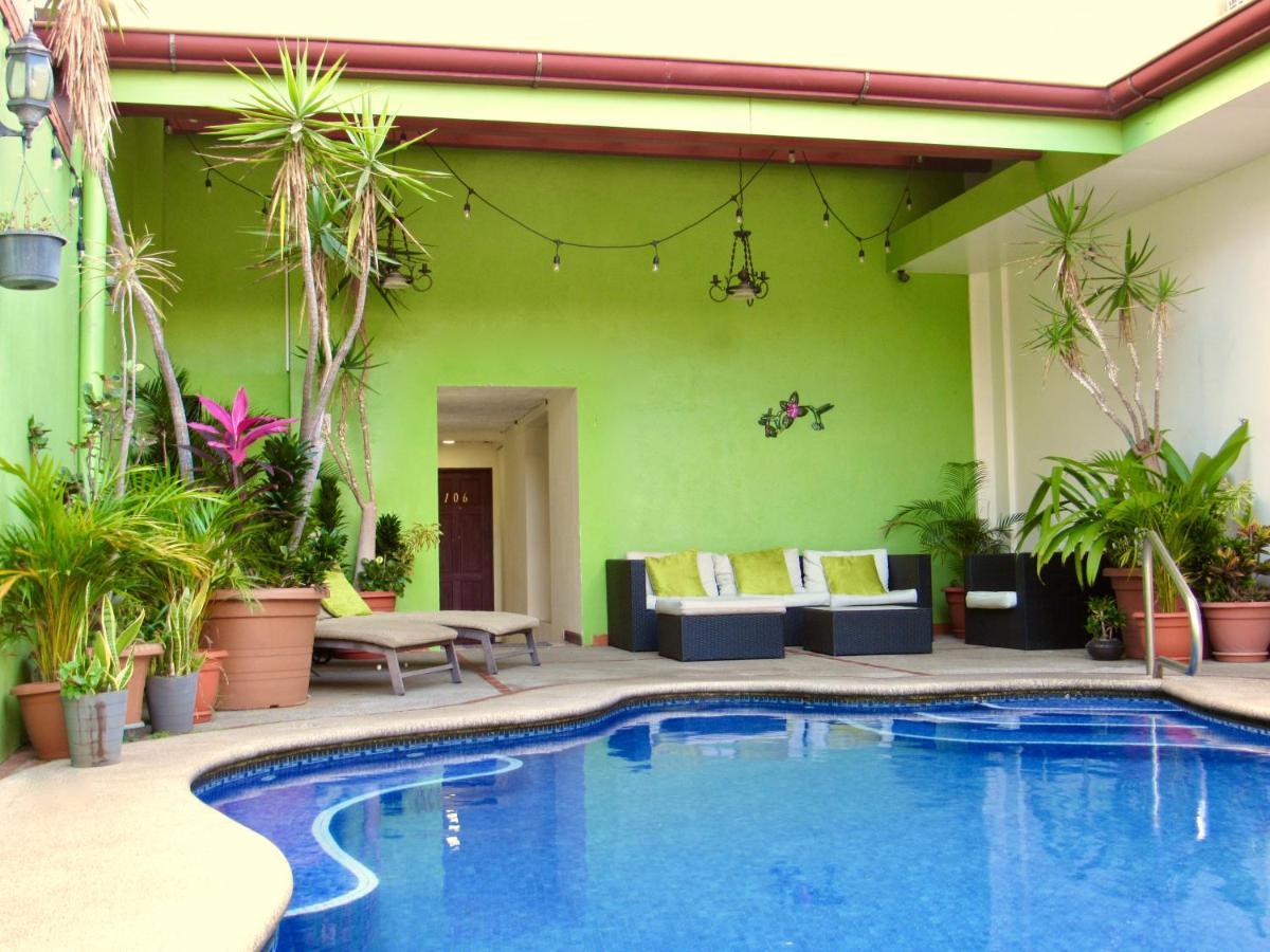 Hotel La Guaria Inn & Suites アラフエラ エクステリア 写真
