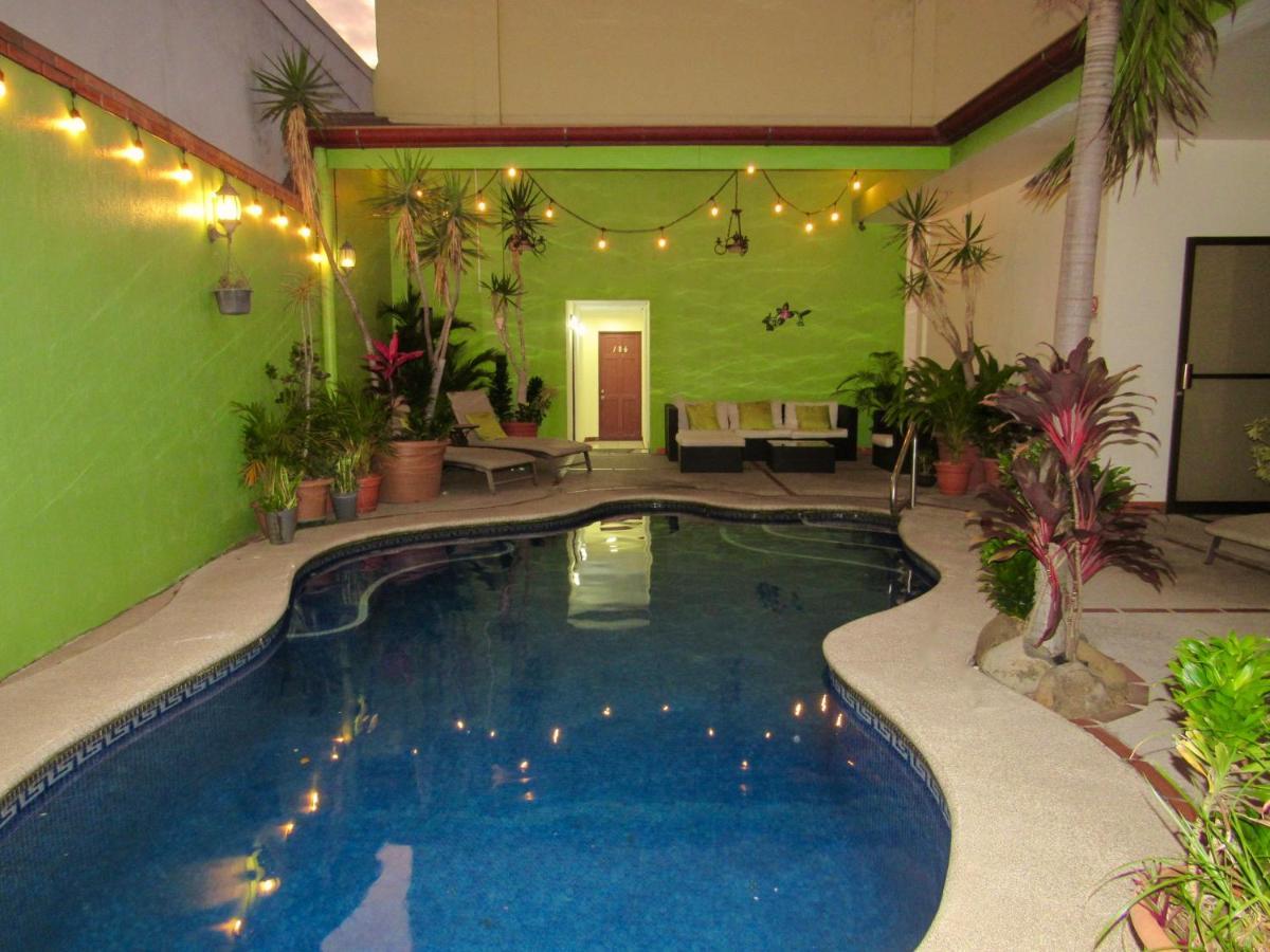 Hotel La Guaria Inn & Suites アラフエラ エクステリア 写真