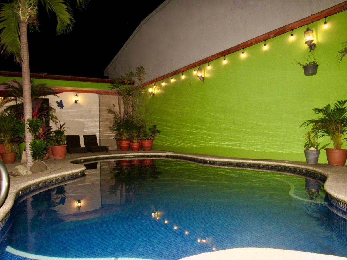 Hotel La Guaria Inn & Suites アラフエラ エクステリア 写真