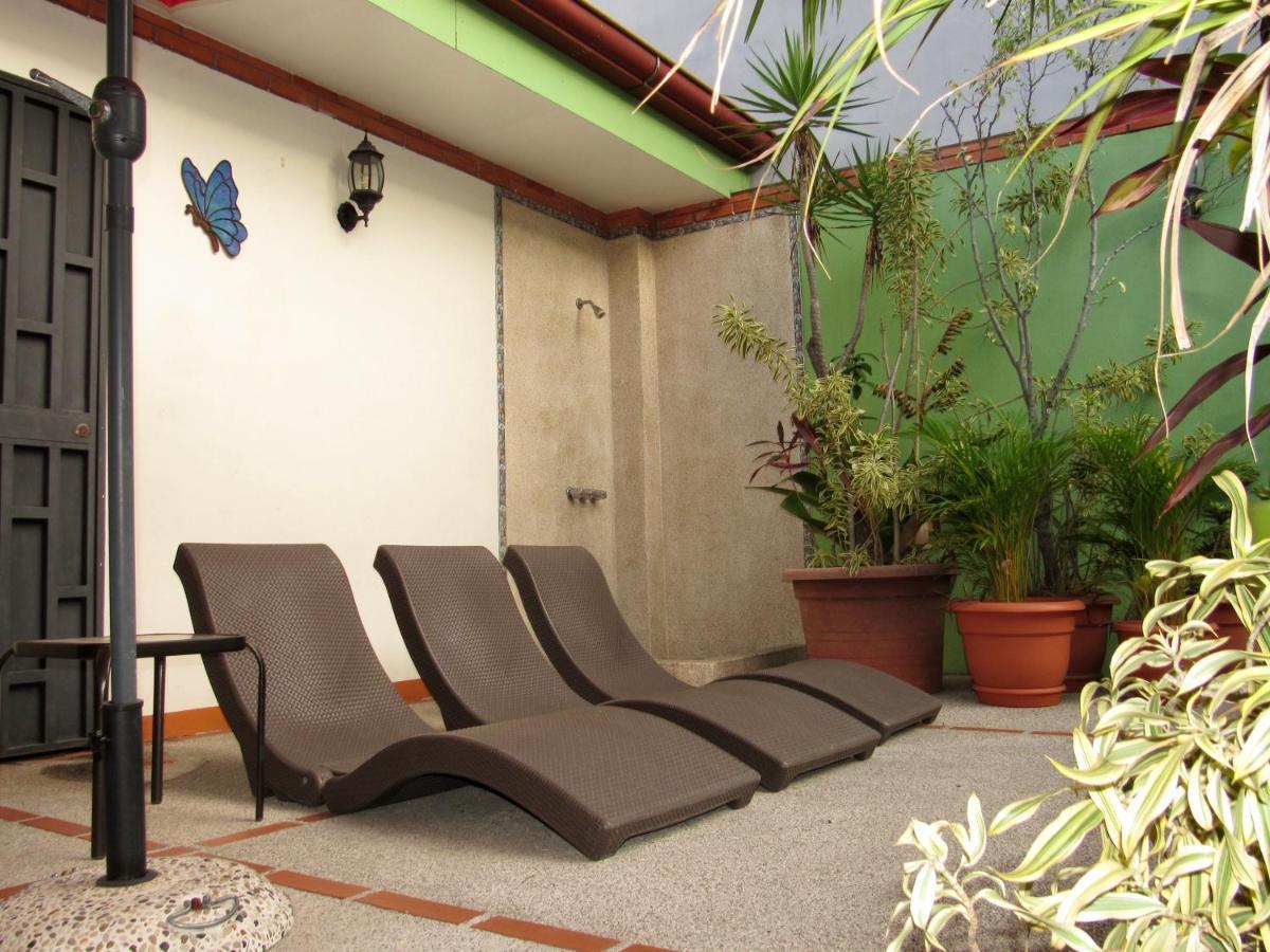 Hotel La Guaria Inn & Suites アラフエラ エクステリア 写真