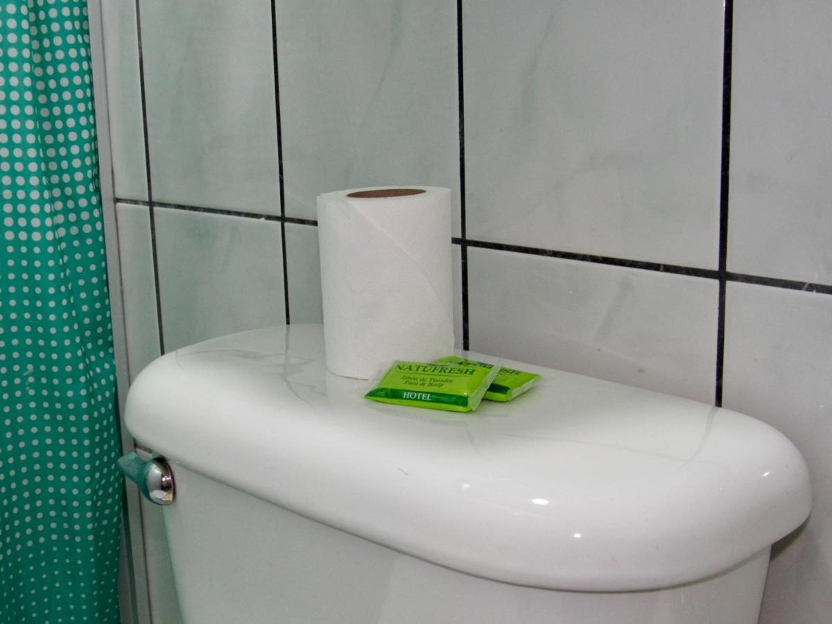 Hotel La Guaria Inn & Suites アラフエラ エクステリア 写真