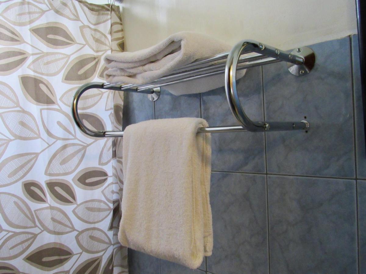 Hotel La Guaria Inn & Suites アラフエラ エクステリア 写真